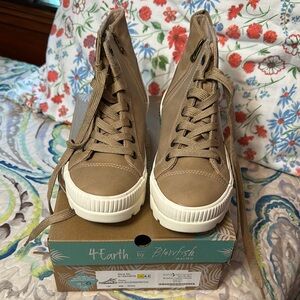 Blowfish Tan Canvas High-Top Sneakers Size 8.5